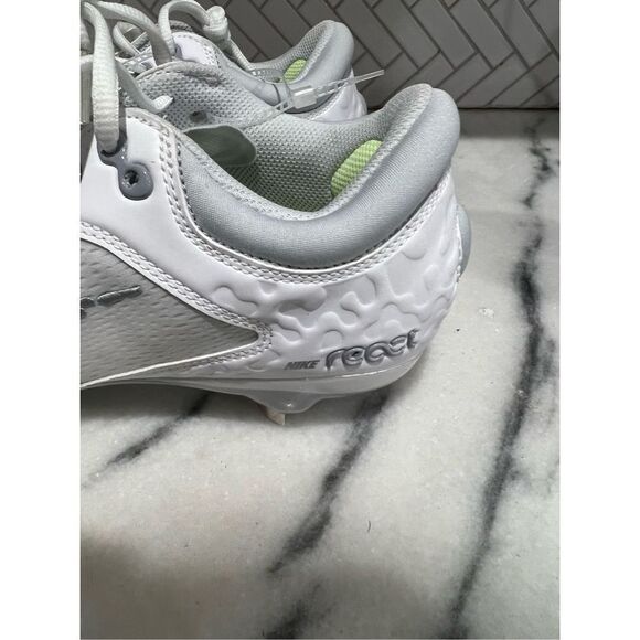 Women's Size 7 Nike  Hyper diamond 4 Elite Softball Cleat CZ5917-100 - Picture 3 of 8